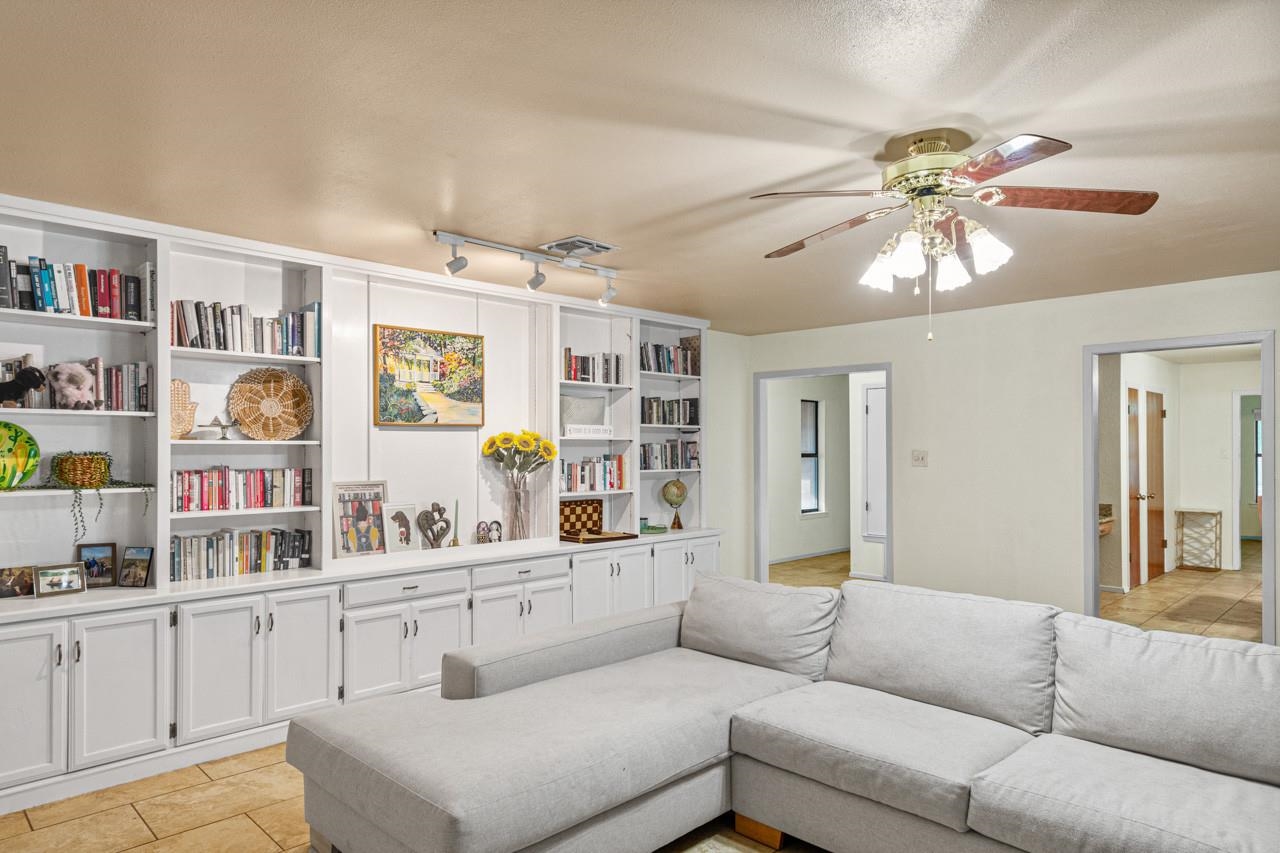 Residential in Del Rio 3