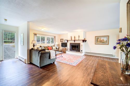 14 Essex St, Rock Hill, NY, 12775-6308 | Card Image