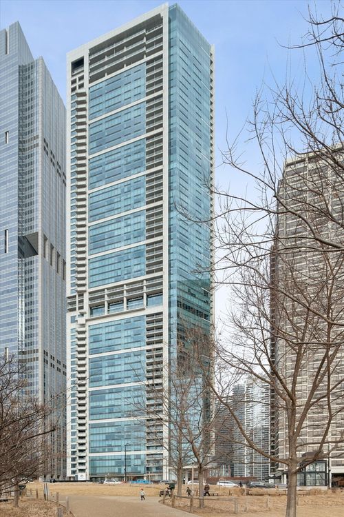 905-340 E Randolph St, Chicago, IL, 60601-7453 | Card Image