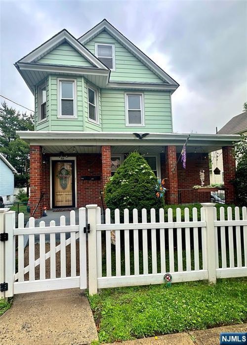 53 Hille Pl, Ridgefield Park, NJ, 07660-2025 | Card Image