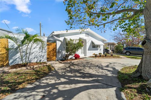 11155 2nd St E, Treasure Island, FL, 33706-4627 | Card Image