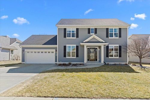 1711 Cloverview St, West Bend, WI, 53095-8556 | Card Image