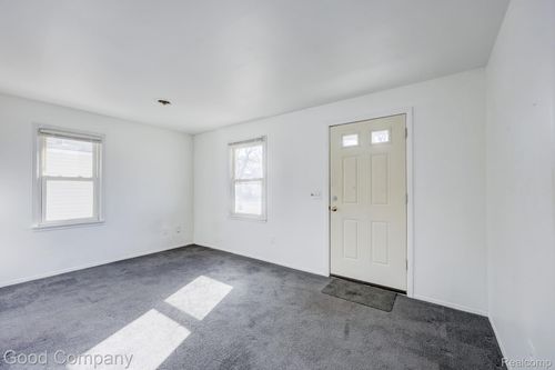 555 E Mahan Ave, Hazel Park, MI, 48030-1227 | Card Image