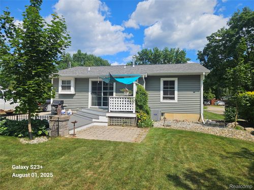 633 Aldrich St, Linden, MI, 48451-8909 | Card Image