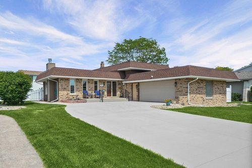 1045 Heather Ln, Munster, IN, 46321-3506 | Card Image