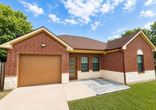 703 Perry Ave, Waxahachie, TX, 75165-3942 | Card Image