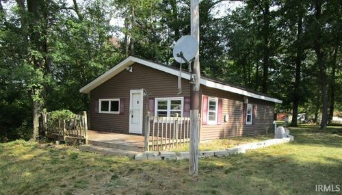 5711 W Butcher St, Albion, IN, 46701-9460 | Card Image
