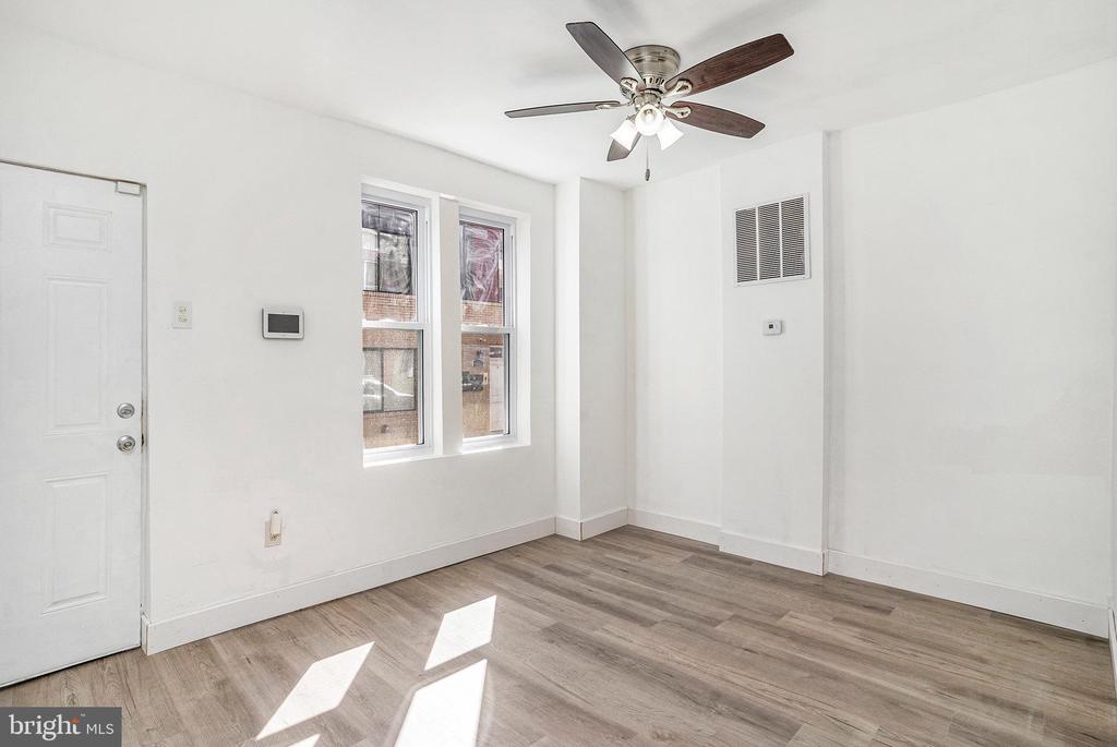 Residential in PHILADELPHIA 4