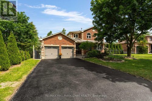 16 Columbia Rd, Barrie, ON, L4N8C7 | Card Image