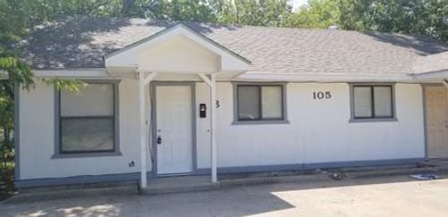 105 E Tyler St, Ennis, TX, 75119-3135 | Card Image