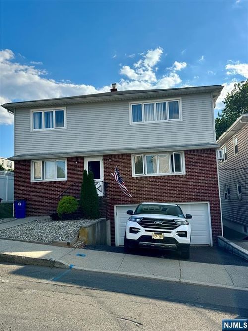 323 Eagle St, North Arlington, NJ, 07031-5740 | Card Image
