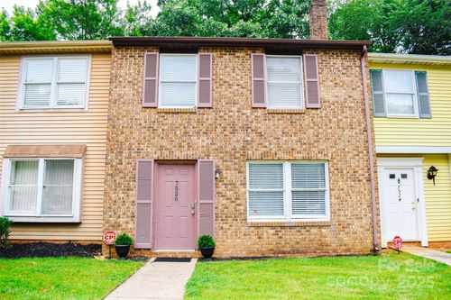 7526 Holly Grove Ct, Charlotte, NC, 28227-2555 | Card Image
