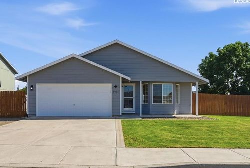 7704 Bonilla Dr, Pasco, WA, 99301-7965 | Card Image
