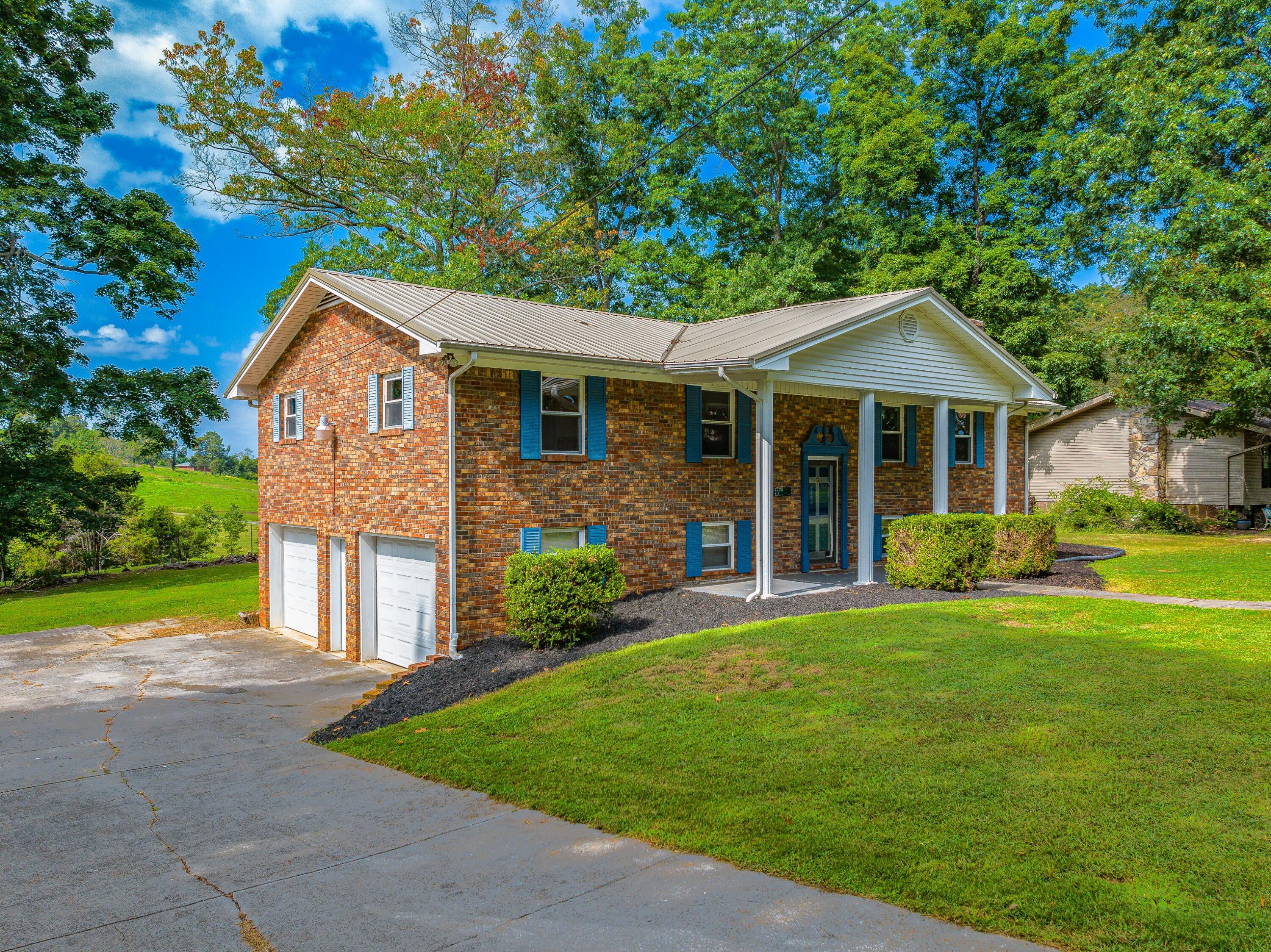 Lake Park Cir, Morristown, TN 37814