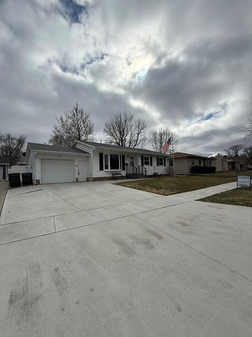 2523 20th Ave N, Fort Dodge, IA, 50501-7823 | Card Image