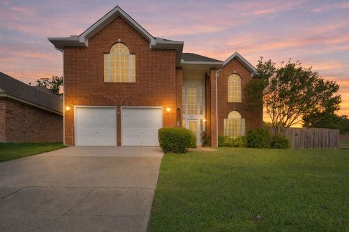 6000 Red Fern Dr, Arlington, TX, 76001-5404 | Card Image