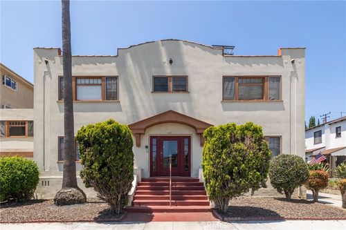 207 Mira Mar Ave, Long Beach, CA, 90803-6158 | Card Image
