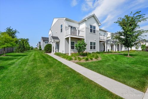 466 Comstock Dr, South Elgin, IL, 60124-3828 | Card Image
