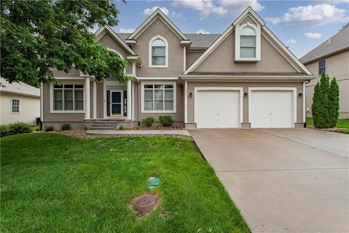 3836 Sw Boulder Dr, Lee's Summit, MO, 64082-4831 | Card Image