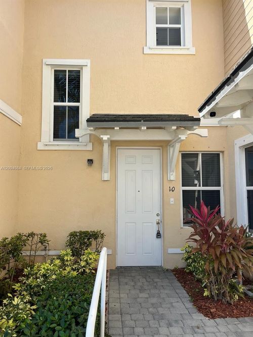 10-142 Se 28th Ter, Homestead, FL, 33033-7276 | Card Image