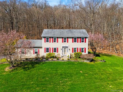 33 Orchard Ct, Brewster, NY, 10509-2727 | Card Image