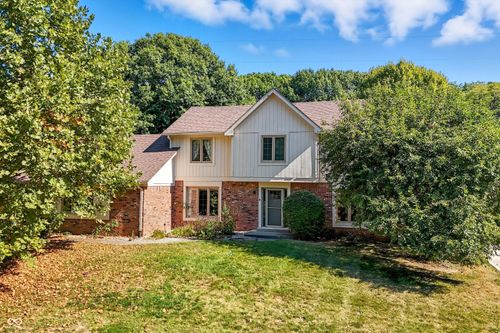 735 Sugarbush Dr, Zionsville, IN, 46077-1910 | Card Image