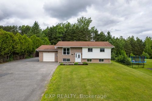 333 Russell Rd, Hammond, ON, K0A2A0 | Card Image