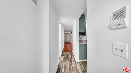 apt-211-223 S Acacia Ave, Compton, CA, 90220-3127 | Card Image