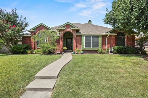 423 N Winding Oaks Dr, Wylie, TX, 75098-4563 | Card Image