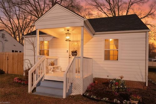 218 W Washington St, Mayodan, NC, 27027 | Card Image