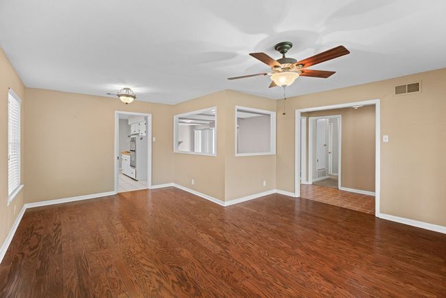 1203 Blanton Pl, House other with 3 bedrooms, 2 bathrooms and null parking in Sherman TX | Image 4