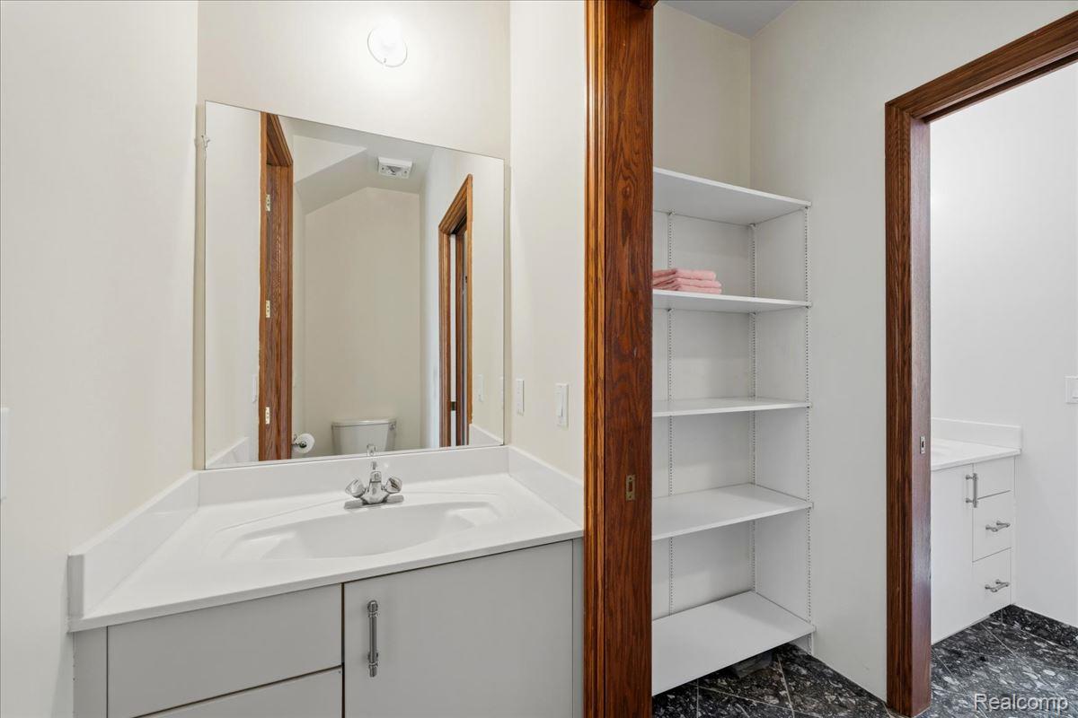 Residential in Commerce Charter Township 3