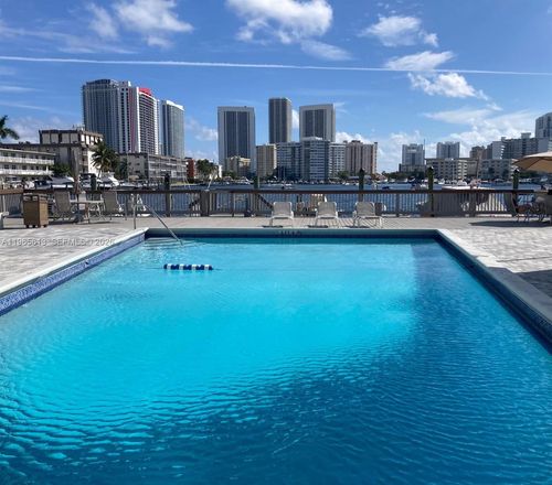 206-462 Golden Isles Dr, Hallandale Beach, FL, 33009-7571 | Card Image