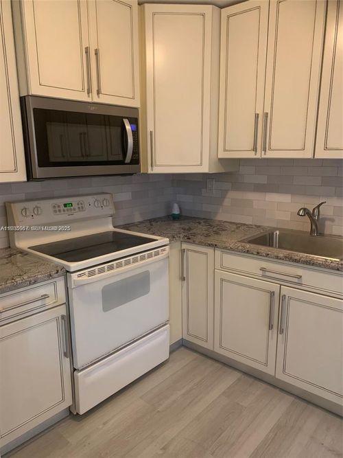 apt-4305-1830 N Lauderdale Ave, North Lauderdale, FL, 33068-4248 | Card Image