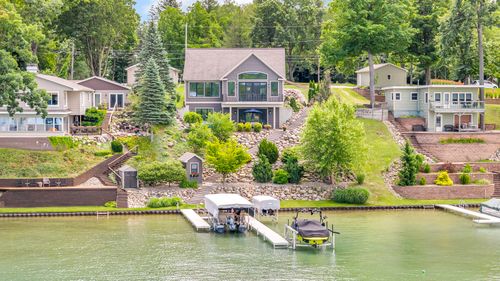 193 Cottage Dr, Horton, MI, 49246-9727 | Card Image