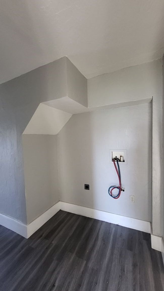 APT-1 - 130 Mount Washington St, Condo with 3 bedrooms, 1 bathrooms and 2 parking in Lowell MA | Image 15