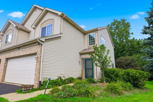1061 Woodview Ct, Aurora, IL, 60502-9096 | Card Image