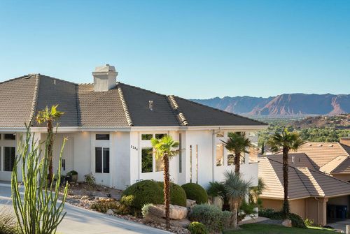 2246 Wedgewood Dr, St George, UT, 84770-6114 | Card Image