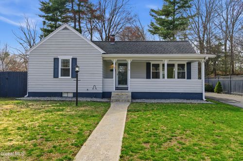 23 Thomas St, Queensbury, NY, 12804-4118 | Card Image
