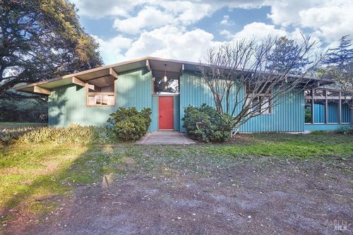 60 Horseshoe Hill Rd, Bolinas, CA, 94924-9712 | Card Image