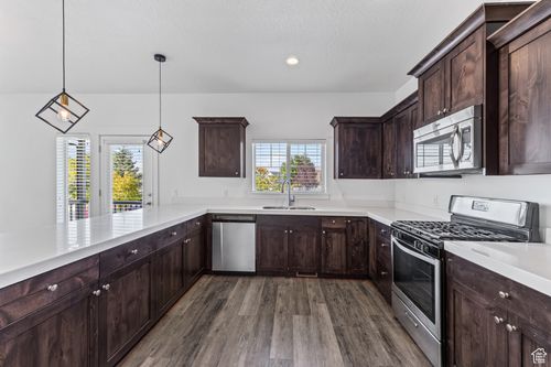 970 S Aspen Way, Provo, UT, 84606-6437 | Card Image