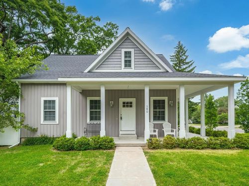 580 Mason St, Saugatuck, MI, 49453-9751 | Card Image