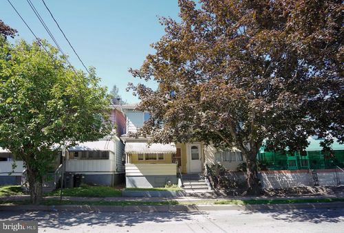 782 N James St, Hazleton, PA, 18201-2856 | Card Image
