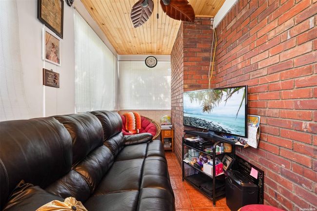 48 Davis St, House other with 3 bedrooms, 2 bathrooms and null parking in Freeport NY | Image 7