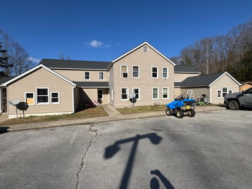 1-4-601 Cannon House Ct, Cumberland, KY, 40823-1125 | Card Image