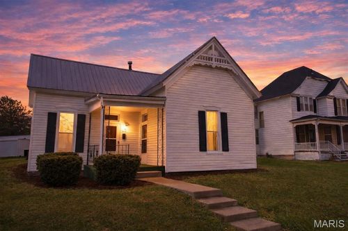 210 S Court St, Bowling Green, MO, 63334-2106 | Card Image