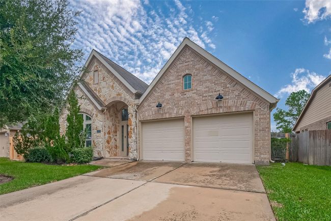 2323 Lost Bridge Ln, House other with 4 bedrooms, 3 bathrooms and 2 parking in Pearland TX | Image 5