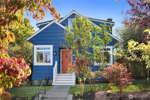 919 N 76th Street, Seattle, WA, 98103 | Card Image
