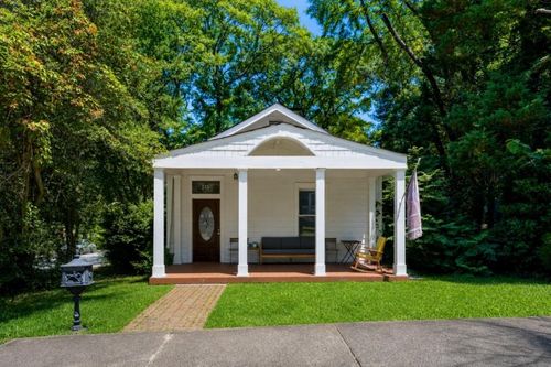 515 Calhoun St Nw, Atlanta, GA, 30318-7907 | Card Image