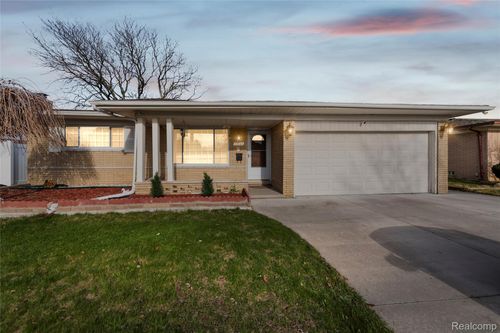 35042 Lana Ln, Sterling Heights, MI, 48312-3848 | Card Image